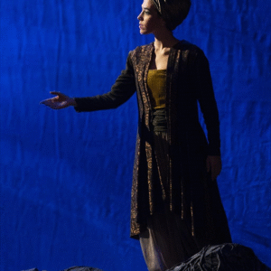 © Edouard Brane Sarah Charles on stage - Dido and Aeneas