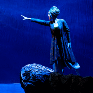 © Edouard Brane Sarah Charles on stage - Dido and Aeneas